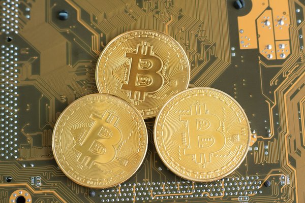 Comment les technologies de la blockchain peuvent-elles aider à prévenir les contrefaçons dans le commerce électronique?